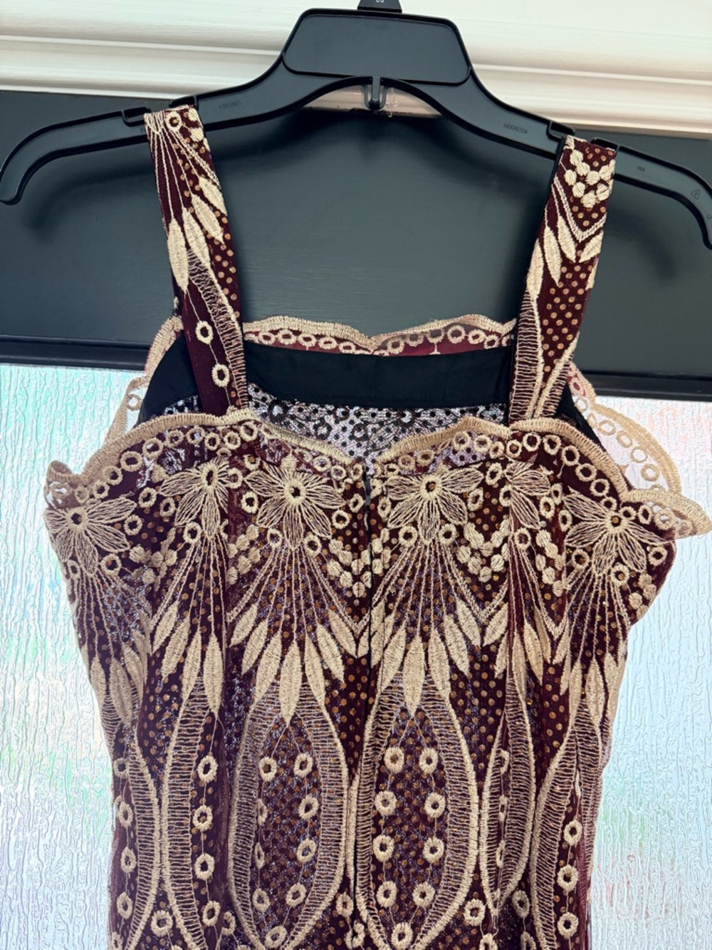 ✨ Vintage Sung USA Burgundy Gold Metallic Lace Gown – Size M – Made in USA ✨ - Picture 5 of 16